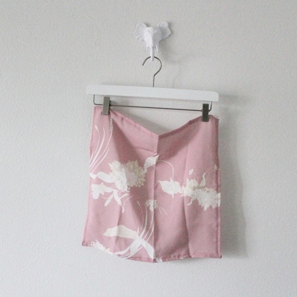 NWT HANDMADE Floral 16” x 16” Scarf #15 L986 - Picture 2 of 6